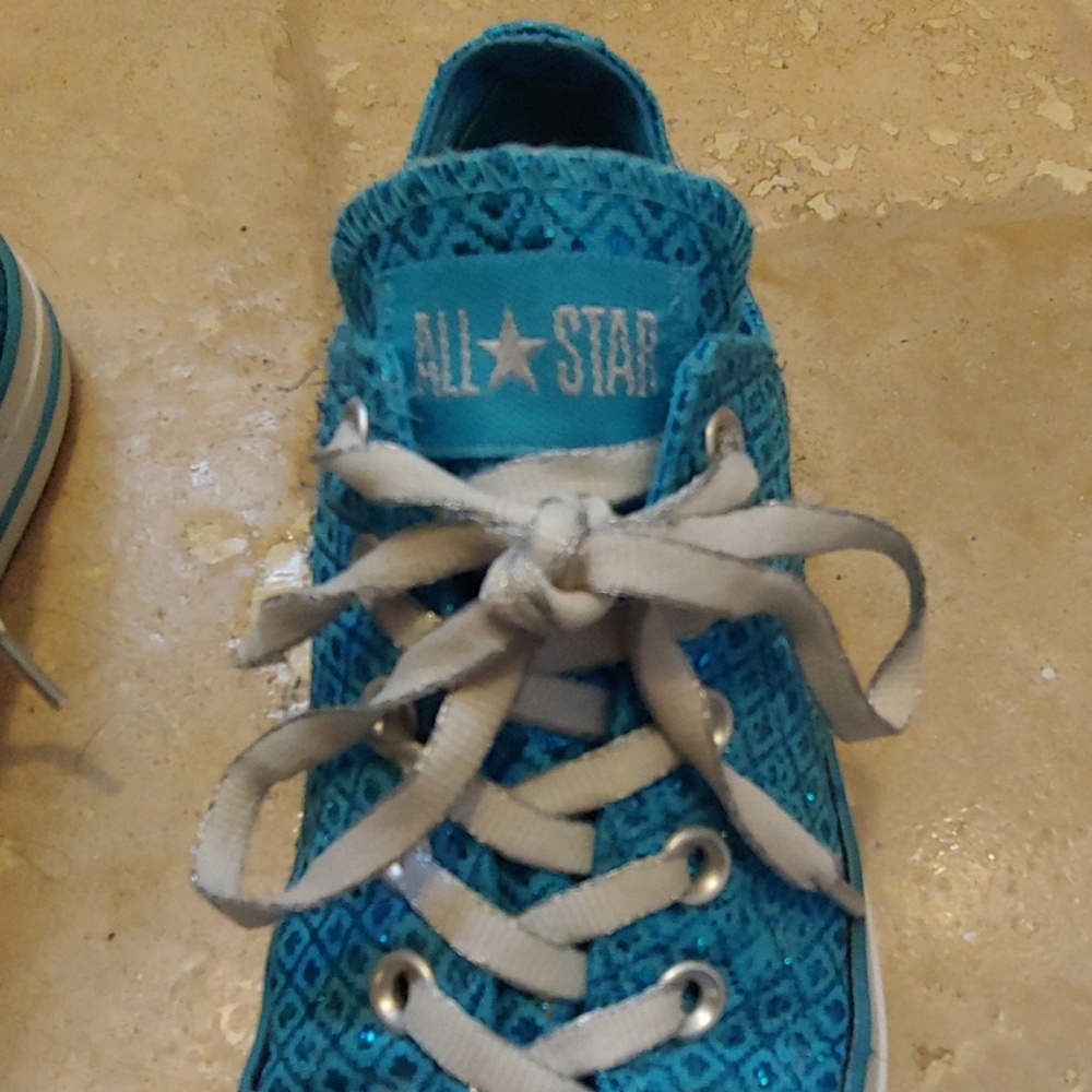 Converse - Picture 2 of 5